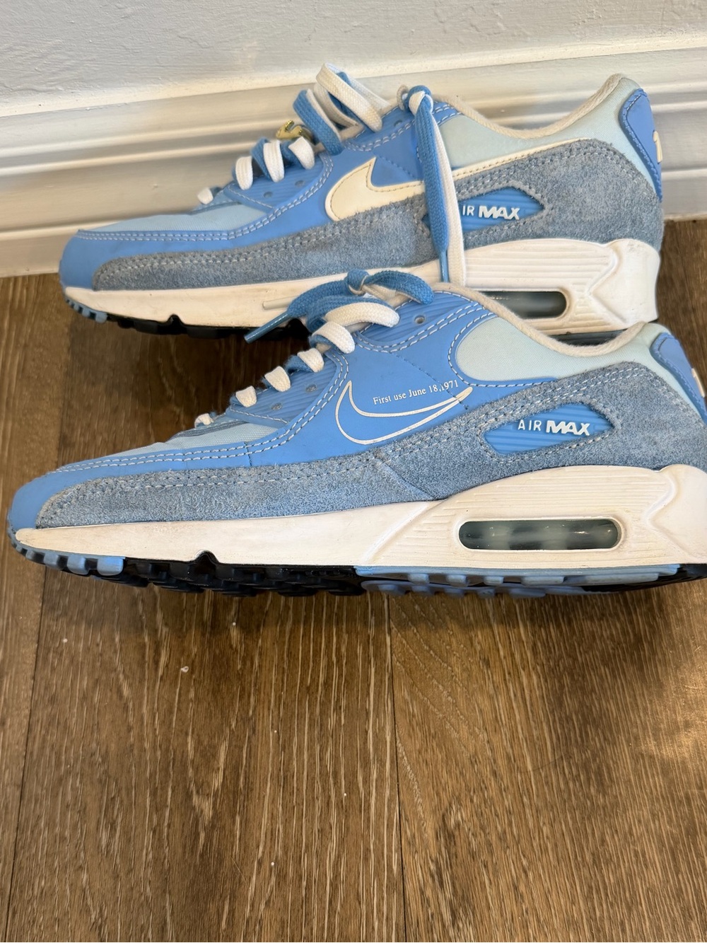 Nike Women's Air Max 90 SE "First Use" in University B